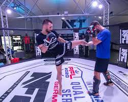 Fitness und kampfsport mit niveau! Beim National Fighting Team In Uerdingen Gibt Es Auch Einen Ladies Kurs