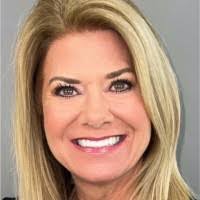 Dana Kearney's Instagram, Twitter & Facebook