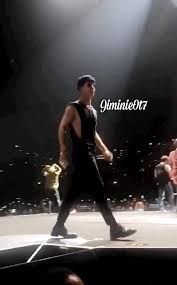 As got7's jackson loves to identify himself, jackson wang from china has become one of the most successful solo performers to emerge in recent years. Jackson Wang Gets A Bra Thrown At Him On Stage Weibo Talk