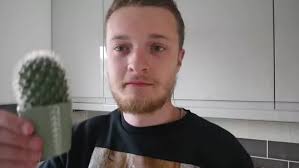 Jobseeker's hilarious video CV goes viral after 'thousands' of applications  fail