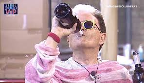 Discover and share the best gifs on tenor. Cristiano Malgioglio Ubriaco Balla Su Un Cubo Despacito Video Archivio Biccy It