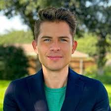 Michael Newcomb's Instagram, Twitter & Facebook