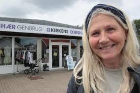 I genbrugsforretningerne oplever de frivillige noget "ret nyt":