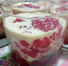 Sagu 1 cawan daun pandan gula melaka 2 keping gula pasir 3 sudu pewarna pilihan susu cair selamat. Kuali Mama Sagu Gula Melaka Bahan2 Susu Cair Santan Facebook