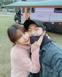 두 번째 인생에서야 겨우 시작된 '진짜' 결혼생활. ë½€ë½€ ë ìš© ê¹€ì¤€í¬ ë‚¨íŽ¸ ê²°í˜¼ê¸°ë…ì¼ 1ì£¼ë…„ ìº í•'ì¹´ ì—¬í–‰ ìŠ¤íƒ€in ë„¤ì´íŠ¸ ì—°ì˜ˆ
