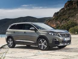 The interior fittings have been optimised with intelligence to offer excellent spaciousness and an unlimited (almost) modular layout. Peugeot 5008 2017 Adrenaline Luxury Sport Suv Car News Vakantie