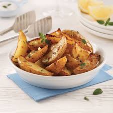 Voici La Recette Facile De Patates Grecques Dont Vous Ne Pourrez Plus Vous Passer Et Le Plus Beau C Est Qu Greek Potatoes Salad Side Dishes Cooking Recipes