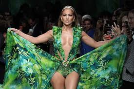 This first became apparent after the 2000 grammy awards, where jennifer lopez wore a green dress that, well, caught the world's attention, former google ceo eric schmidt said in 2015, according to. Tyra Banks Wore Jennifer Lopez S Iconic Grammys Dress For Her Dancing With The Stars Appearance