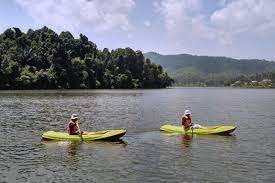 Curug ciherang, kolam renang, penginapan, tiket masuk 2019 from dolanyok.com tabel harga tiket masuk curug luhur bogor 2019 situ lengkong, ciamis ini menyajikan indahnya pemandangan alam situ / danau. Situ Lengkong Panjalu Harga Tiket Masuk Spot Foto Terbaru 2021