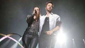 Y en un instante puedo ver, que tú eres cuanto yo soñé, inolvidable para mí. Show De Sandy E Junior Em Salvador Confira Tudo O Que Rolou Sandy E Junior Extra Online