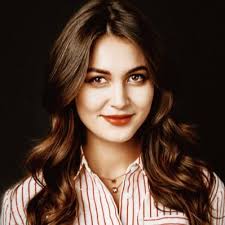 Claudia Laurie (@claudiaclaurie)