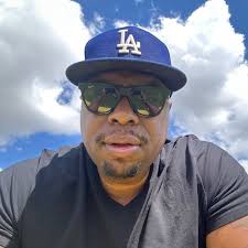 Antonio Moore (@tonetalks) • Threads, Say more