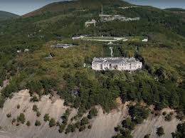 But navalny alleges the palace cost about $1.4 billion, funded through an elaborate corruption scheme involving putin's inner circle. Video Claims To Show Putin S Secret 1 4 Billion Palace On Black Sea