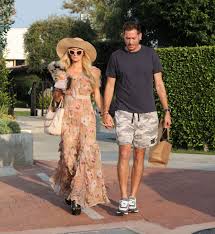 See if your friends have read any of carter reum's books. Paris Hilton And Carter Reum At Malibu Country Mart 09 27 2020 Hawtcelebs