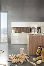 Magnolie Als Kuchenfarbe Ideen Und Bilder Fur Die Kuchenplanung Kuchenfinder Kuche Beige Wohnung Kuche Kuche