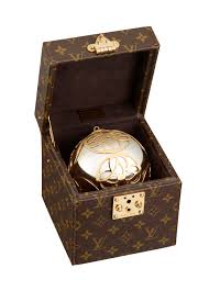 Dollar tree chanel christmas ornaments! Christmas With Louis Vuitton 2 Louis Vuitton Weihnachtsdeko 2 Happyface313
