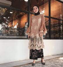 Shop our modern tile today! Inspiratif Cek 35 Inspirasi Kebaya Modern Untuk Wanita Berhijab Updated 2021 Bukareview
