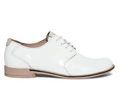 Si vous aimez derbies blanches , vous aimerez sûrement idées. Derby Tbs Blanc En Cuir Verni