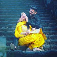 Nav Jivan Wedding Couple Poses Pre Wedding Photoshoot Outdoor Wedding Photoshoot