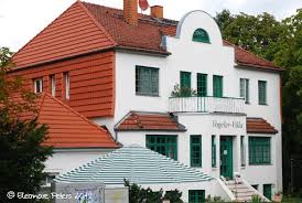 Der ort liegt an der 54,4 meter hohen erhebung des weyerbergs, der die flache umgebung überragt.erste spuren der besiedlung reichen bis in die bronzezeit zurück. Eleonore Peters Fotos Kunstlerdorf Worpswede Niedersachsen