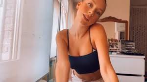 Ester exposito ester expósito carla rosón caleruega elite carla roson. Ester Exposito La Nueva Reina De Instagram