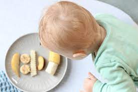 Baby & sitzen » meilensteine in der babyentwicklung: Wie Oft Baby Essen Und Trinken Anbieten Wie Das Mit Der Beikost Ist