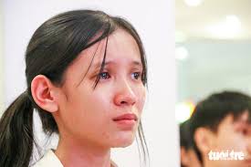 フエ省とクアンガイ省の学生たちは学校に通う力を得ました。「母乳を飲んだことがないのに、それでも勉強しようと努力しています。」