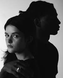 Trazendo mais personalidade ao look com os acessórios certos! Pedro Pucci  escolheu uma composição minimalista e discreta, perfeita para combinar com  suas peças preferidas da @crayonsaopaulo