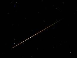 Perseids là cơn mưa sao băng diễn ra vào tháng 8 hàng năm khi trái đất đi xuyên qua phần đuôi gồm những mảnh vỡ do một ngôi sao chổi cổ để lại. Sao BÄƒng La Gi Hom Nay Co Sao BÄƒng Khong Meta Vn