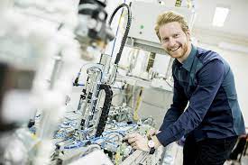 La campagne est diffusée notamment sur les grands réseaux de télévision, dans plusieurs quotidiens, ainsi que sur le. Ingenieur In Berufsbild Studium Ausbildung Gehalt Und Bewerbung