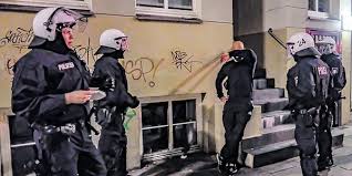 Spieler vom hsv und dem fc st. St Pauli Gegen Hsv Der Kampf Der Hooligans Mopo De