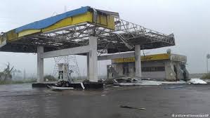 People also started to leave shelters and return to their homes in the days after. Cyclone Fani Slams India S East Coast News Dw 03 05 2019