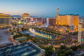 Hell's kitchen las vegas pulls themes from all of gordon ramsay's ventures incorporating the hell's kitchen show, his signature items, his fiery personality and his overall brand to deliver a unique new restaurant. Mccarran International Airport Guide What To Eat Drink And Do Tripit Blog