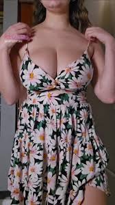 Big tits, small bra | rBusty_Girls on Gifsauce