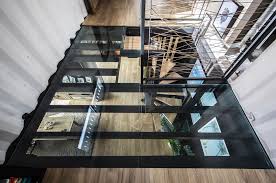 Cette Maison Container Est Francaise Et Realisee En Autoconstruction Oui C Est Possible Planete Deco A Homes World En 2020 Maison Container Maison Maison De Luxe