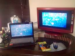 Some older computer may use a vga or dvi cable. Koneksi Laptop Dg Tv Lcd Menggunakan Kabel Hdmi Yosnex 2009