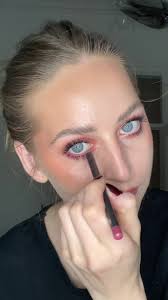 #pinkmakeup #lippeneyeliner #makeup