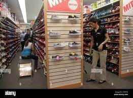 Managua Nicaragua,Central America,Avenida Simon Bolivar,Plaza Inter,shopping  shopper shoppers shop shops market markets marketplace buying selling,ret  Stock Photo - Alamy