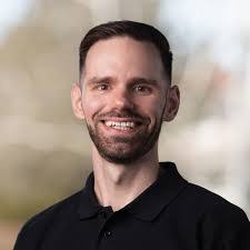 Steven Worley's Instagram, Twitter & Facebook