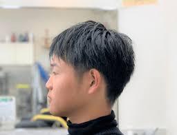 10代男子刈り上げツーブロックスタイル 髪型 メンズ ツーブロック 刈り上げ メンズ 硬い髪