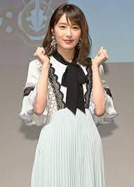 アイドルグループ 乃木坂46 の高山一実さんが3月30日 東京都内で行われたテレビアニメ デジモンアドベンチャー の完成披露試写会に登場 デジモン 応援団 乃木坂 ワンピース 高山 レース ワンピース