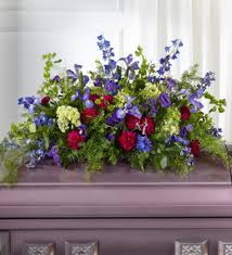 A great online gift shop. Trusty Flowers The Ftd Always Treasured Casket Spray Clarkston Mi 48348 Ftd Florist Flower And Gift Delivery