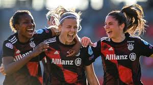All information about fc bayern (bundesliga) current squad with market values transfers rumours player stats fixtures news. Fc Bayern Frauen 2 1 Zur Halbzeit Sport Sz De