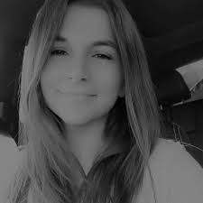 Amber Mcateer's Instagram, Twitter & Facebook