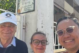 And my working visit to Barcelona came to a close :) Thanks to Joan  Martinez-Alier and his research group, especially Ksenija and Marcel, for  graciously hosting my visit! This included working meetings