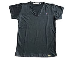 Fabriquer un tee shirt proprement en plaçant l'éthique environnementale, sociale et économique au coeur de notre démarche. T Shirt Fabrique En France Chanvre Et Coton Bio Noir M Or Ganic Par Lc