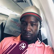 atansyon atansyon atansyon! gen yon paj ki rele #StephanieBenjamin li se  yon fake paj se foto yon atis portuguaise , yon patne ki rele  #SteevensonMorossi ki abite #CoixDesMission nan #PAUP li pran