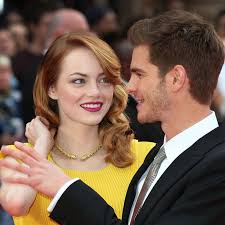 Emma stone leaving a medical building in studio… pregnant emma stone spotted running errands. Emma Stone Turtelt Wieder Mit Andrew Garfield Intouch
