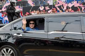Malaysia first lady revealed about her reason to hold the hand of pm imran khan during his country's visit. Award Canceled For Children S Group With Ties To Malaysia S First Lady The New York Times
