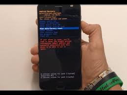 How to enter download mode on motorola moto z2 force ? How To Reset Motorola Moto Z2 Force Hard Reset And Soft Reset Youtube